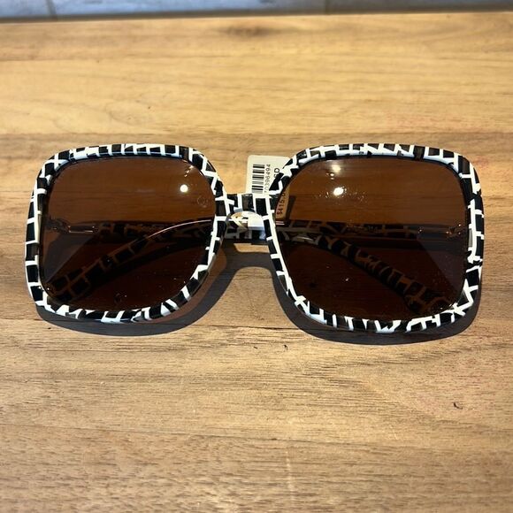 NWT Transparent Janis Polarized Sunglasses Black and White main image 5